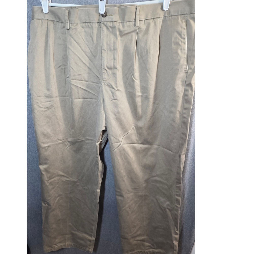 Buying St Johns Bay Cargo Shorts Mens 44 Tan Getting Free 44x30 Levi Dockers - Picture 7 of 9
